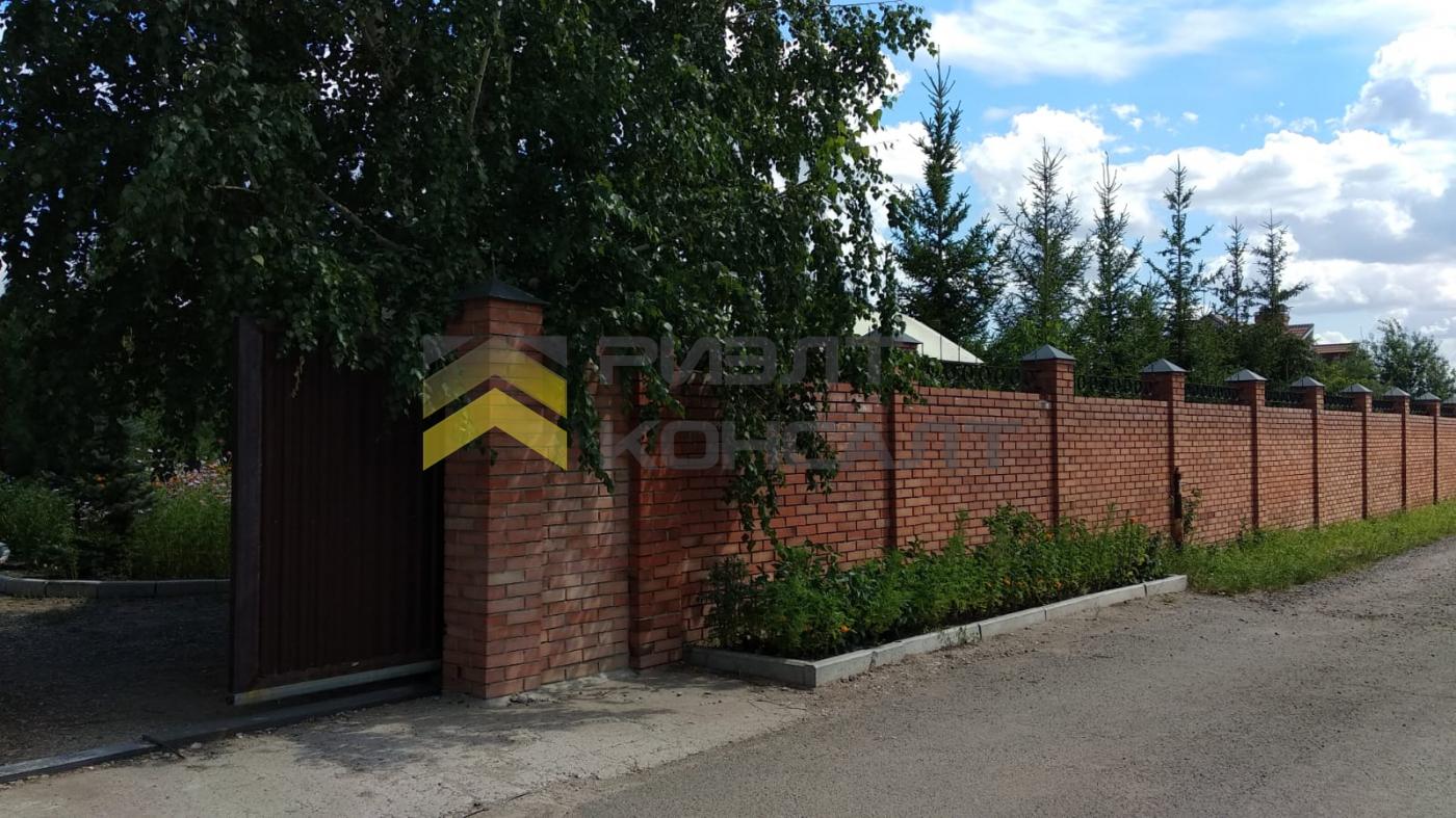 Коттедж, 380м², 20 соток, 3 этажа, 8 комн., стены: Кирпич