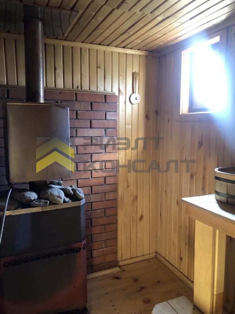 Дача, 50м², 4.60 соток, 3 этажа, 3 комн., стены: Кирпич миниатюра 35