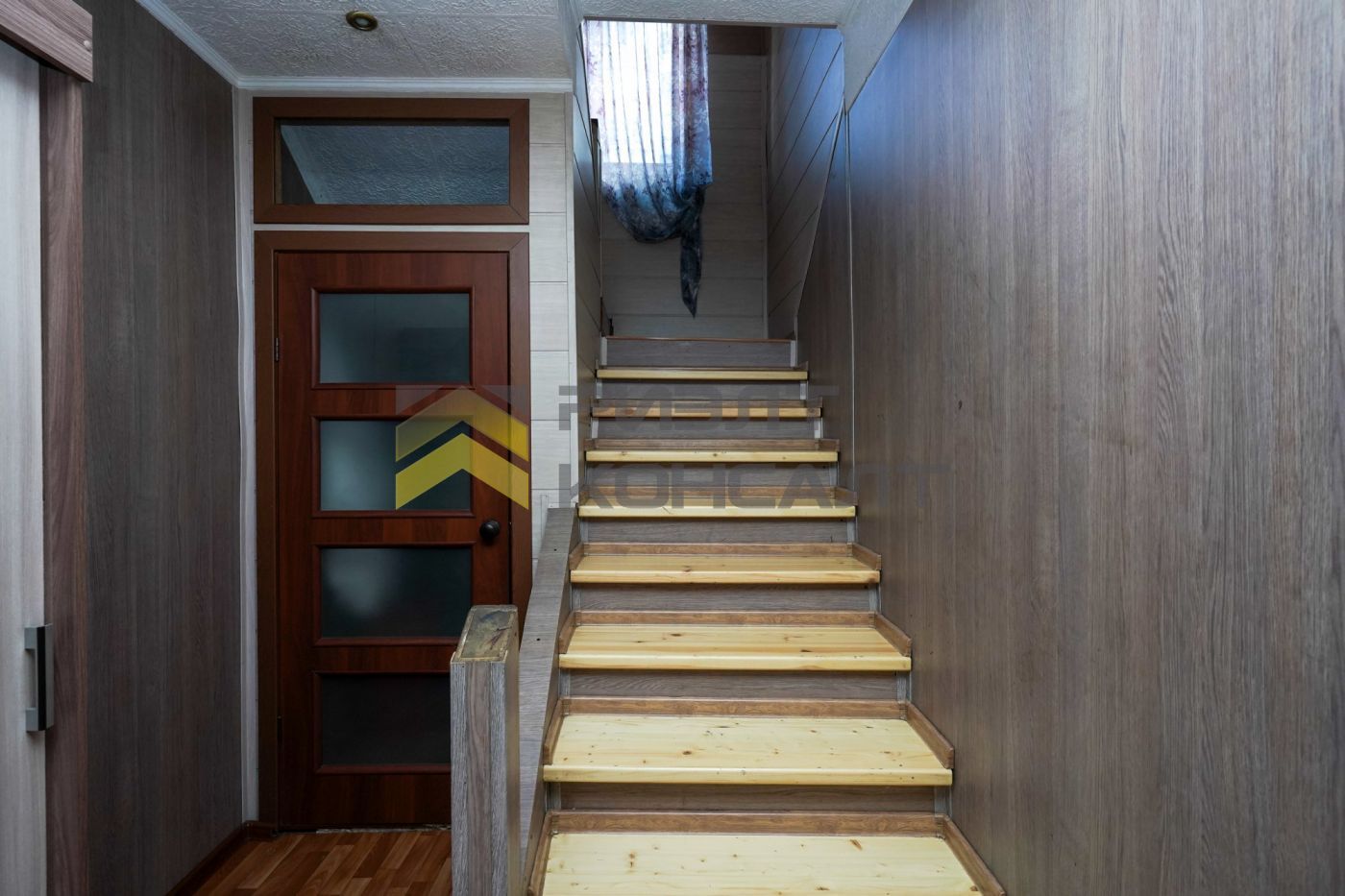 Дом, 230.50м², 5.20 соток, 2 этажа, 4 комн., стены: Кирпич миниатюра 24