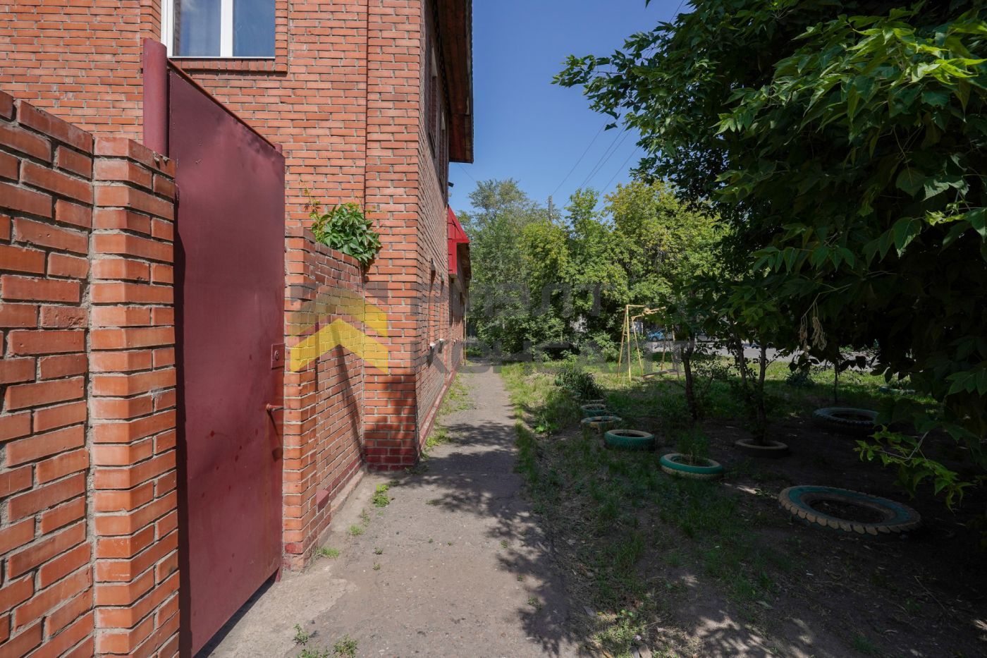 Дом, 230.50м², 5.20 соток, 2 этажа, 4 комн., стены: Кирпич миниатюра 25
