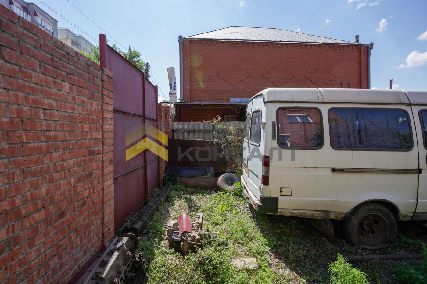 Дом, 230.50м², 5.20 соток, 2 этажа, 4 комн., стены: Кирпич миниатюра 33