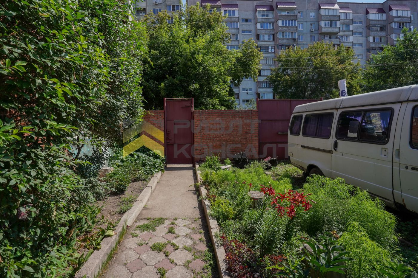Дом, 230.50м², 5.20 соток, 2 этажа, 4 комн., стены: Кирпич миниатюра 35
