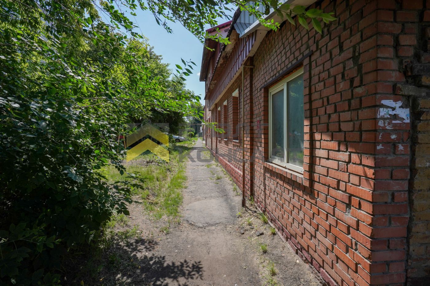 Дом, 230.50м², 5.20 соток, 2 этажа, 4 комн., стены: Кирпич миниатюра 38