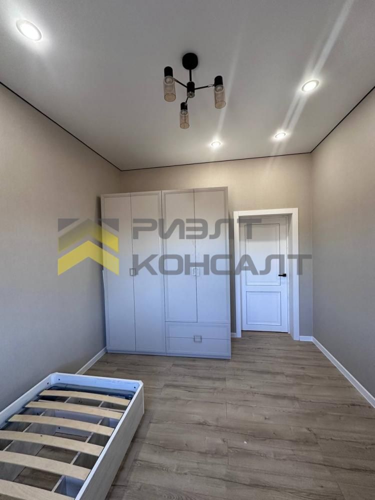 Дом, 180.80м², 11.10 соток, 1 этаж, 3 комн., стены: Кирпич миниатюра 6