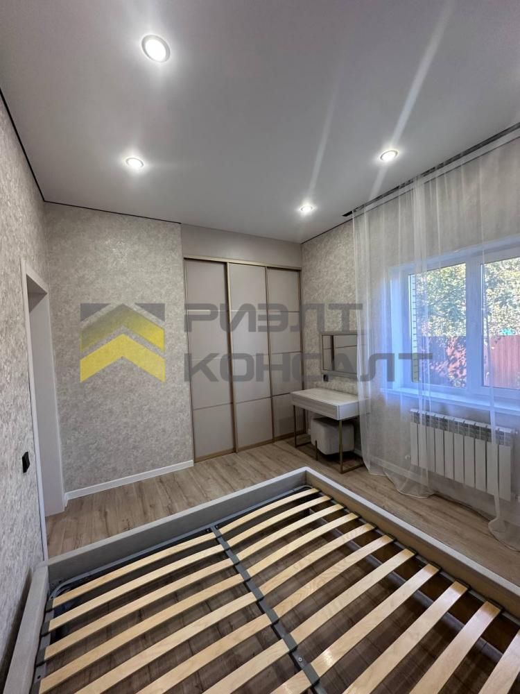 Дом, 180.80м², 11.10 соток, 1 этаж, 3 комн., стены: Кирпич миниатюра 10