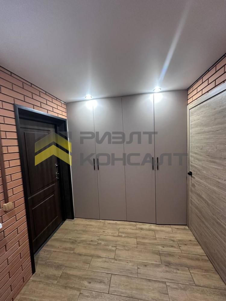 Дом, 180.80м², 11.10 соток, 1 этаж, 3 комн., стены: Кирпич миниатюра 16