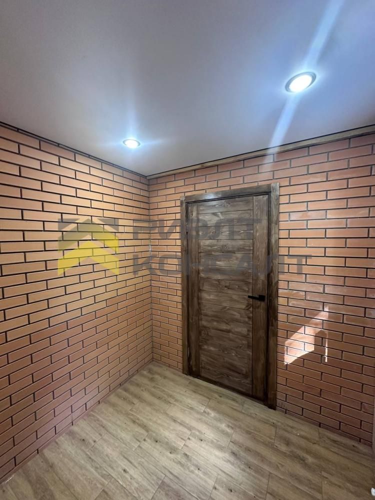 Дом, 180.80м², 11.10 соток, 1 этаж, 3 комн., стены: Кирпич миниатюра 18