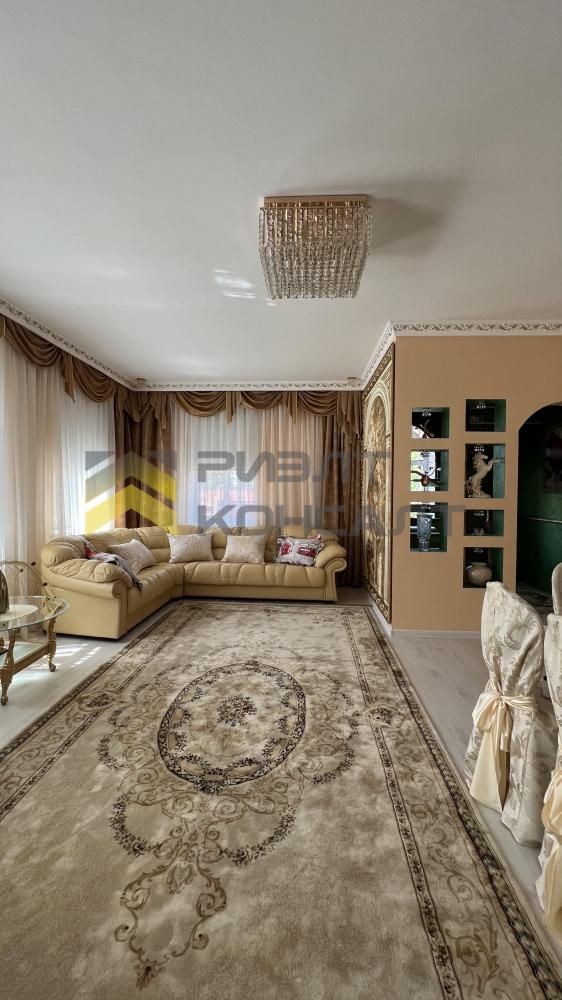 Коттедж, 172м², 15 соток, 3 этажа, 5 комн., стены: Кирпич