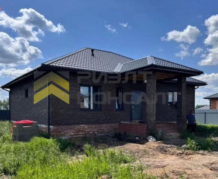 Дом, 106м², 8 соток, 1 этаж, 4 комн., стены: Кирпич