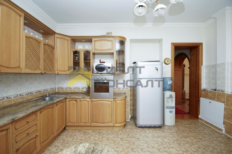 Коттедж, 385м², 14.60 соток, 2 этажа, 5 комн., стены: Кирпич миниатюра 12