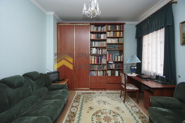 Коттедж, 385м², 14.60 соток, 2 этажа, 5 комн., стены: Кирпич миниатюра 20