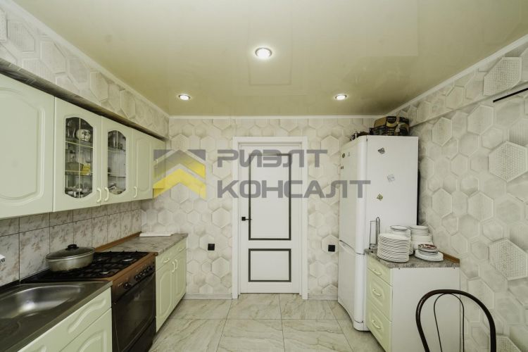 Коттедж, 448м², 5 соток, 2 этажа, 5 комн., стены: Кирпич миниатюра 24