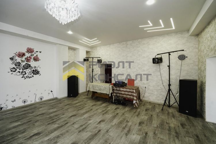 Коттедж, 448м², 5 соток, 2 этажа, 5 комн., стены: Кирпич миниатюра 46