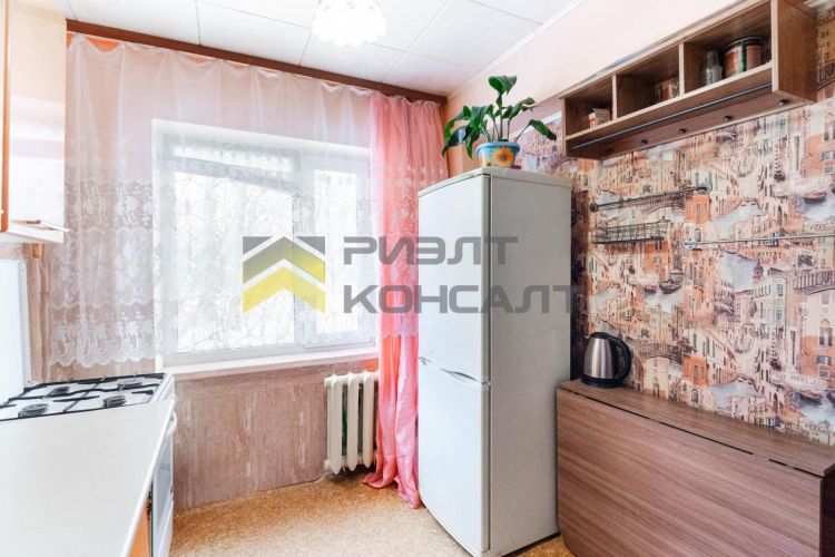 3-комн. квартира, Вторичка, 55м², 1/5 этаж
