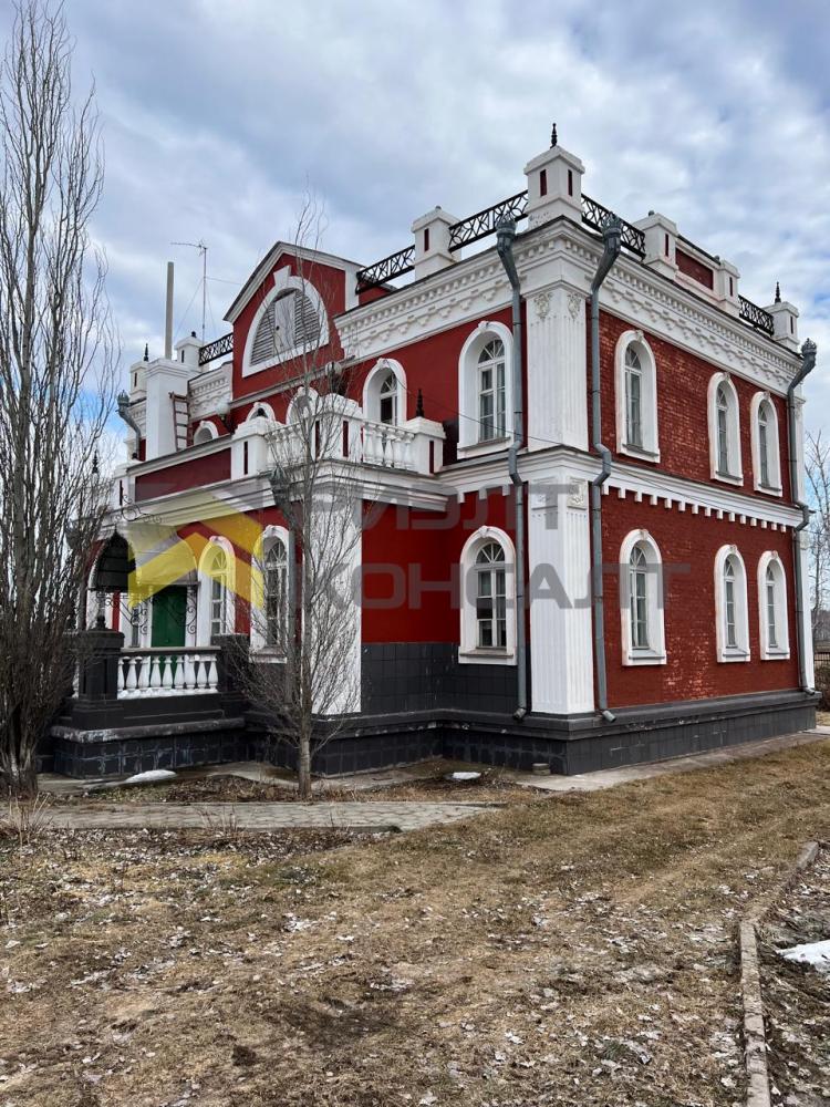 Коттедж, 262.70м², 26 соток, 2 этажа, 8 комн., стены: Кирпич
