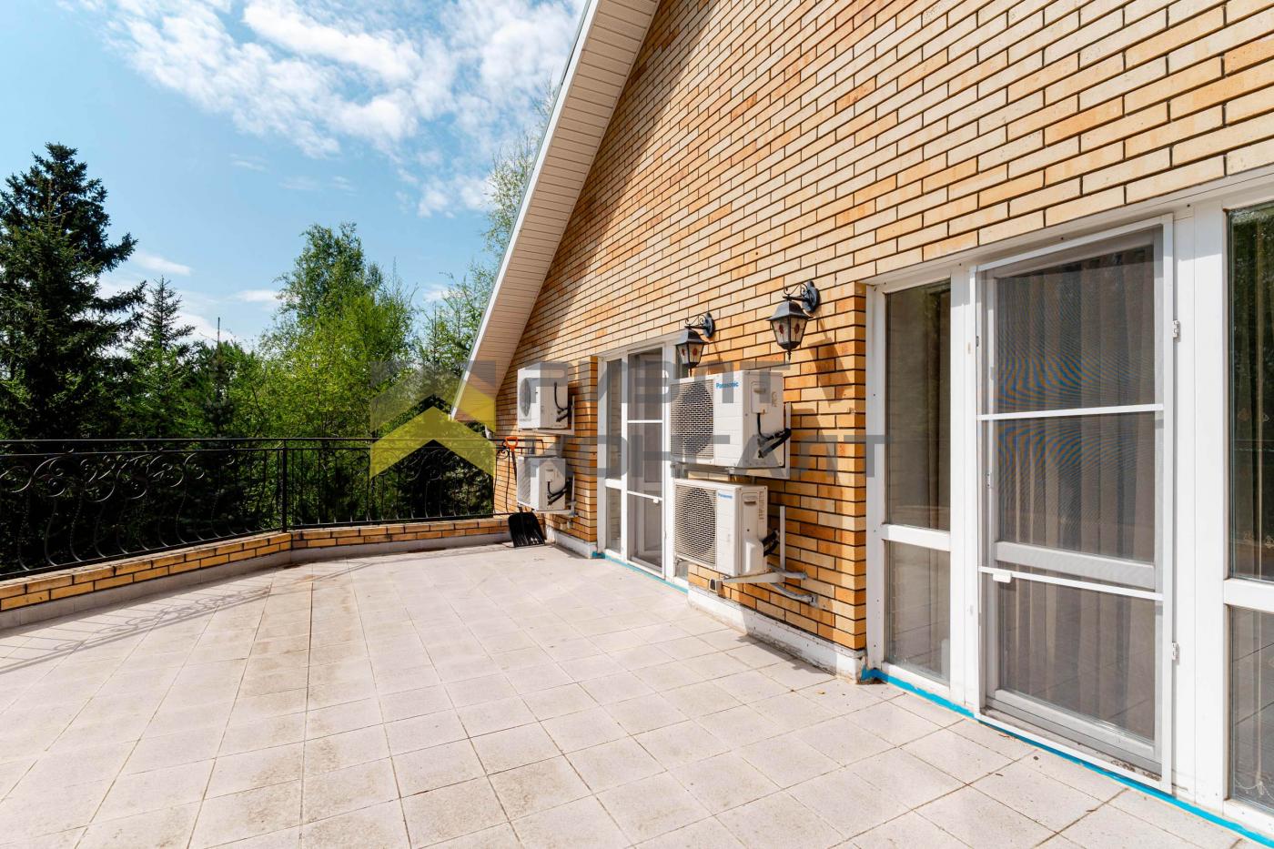 Коттедж, 530м², 15 соток, 2 этажа, 8 комн., стены: Кирпич миниатюра 15