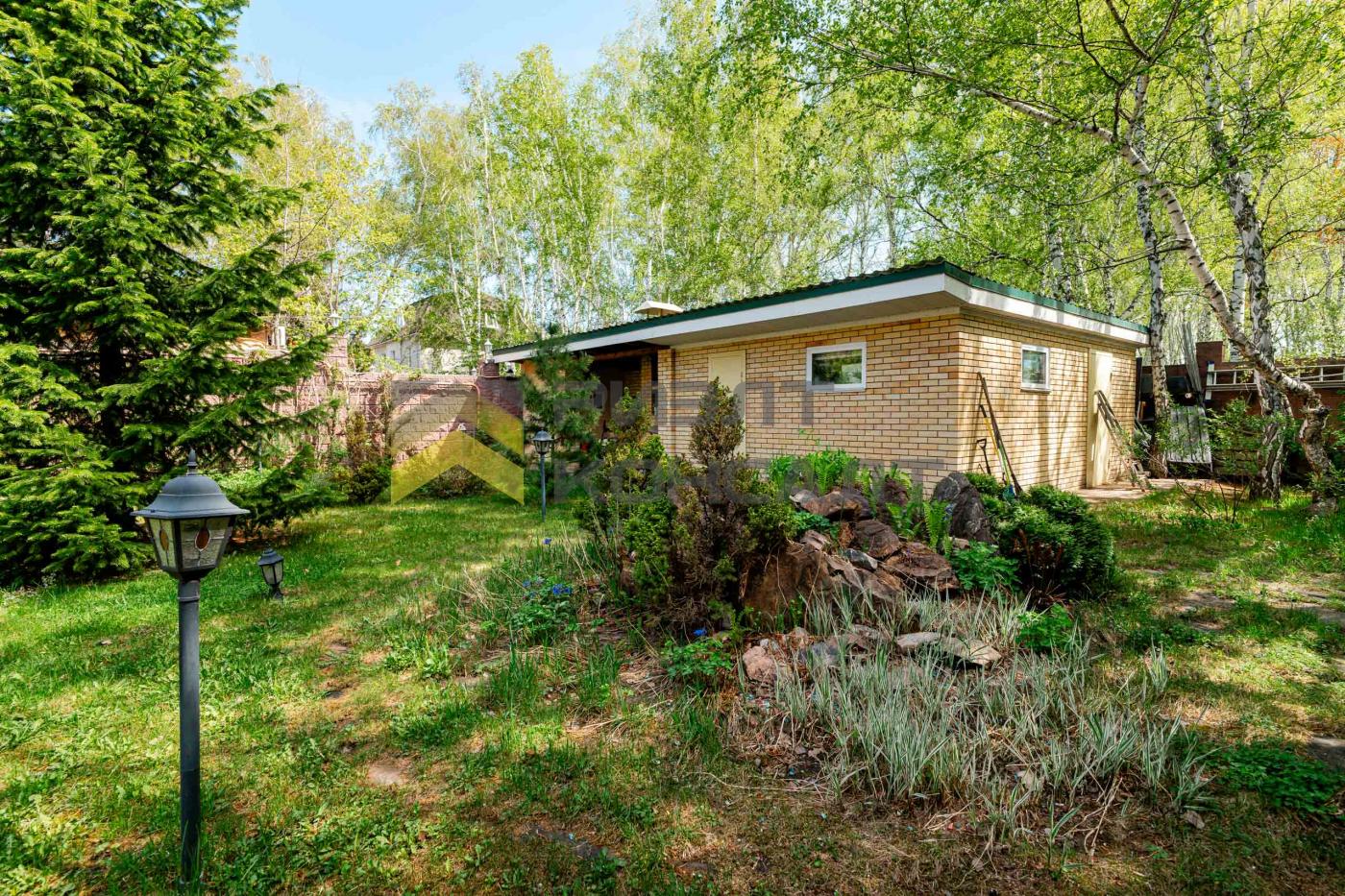 Коттедж, 530м², 15 соток, 2 этажа, 8 комн., стены: Кирпич миниатюра 32
