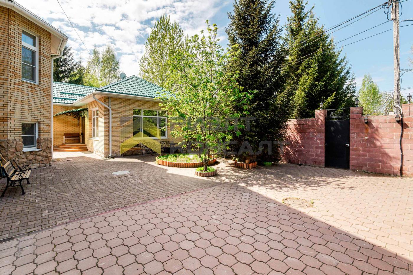 Коттедж, 530м², 15 соток, 2 этажа, 8 комн., стены: Кирпич миниатюра 38