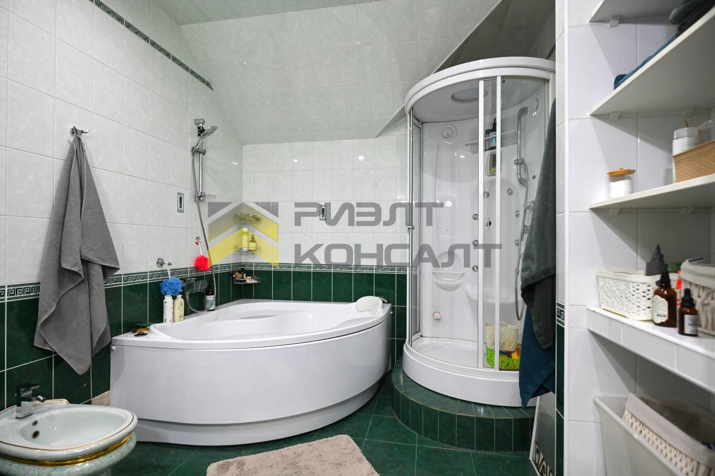 Коттедж, 300м², 8.50 соток, 3 этажа, 6 комн., стены: Кирпич миниатюра 33