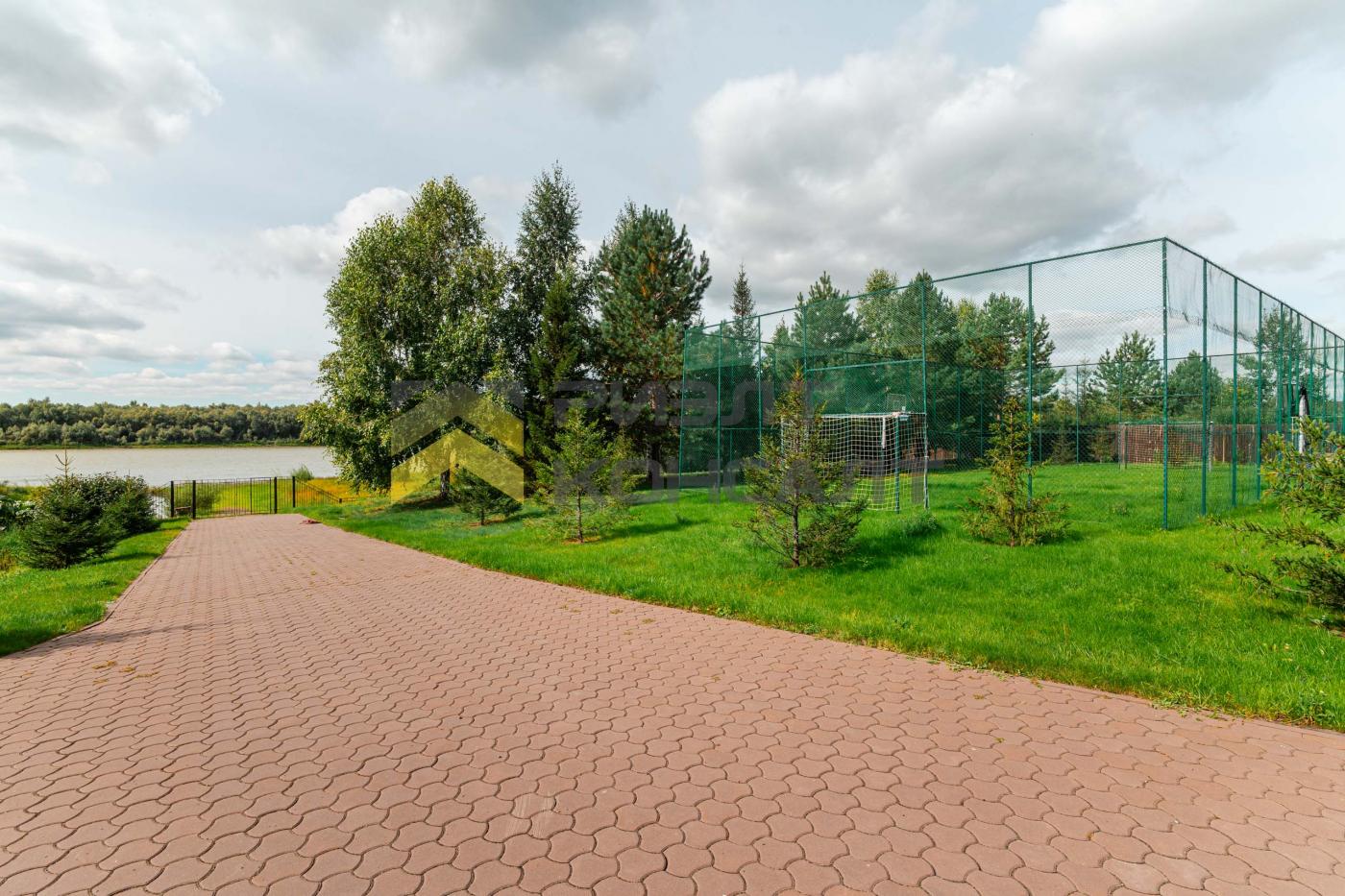 Коттедж, 429.90м², 55 соток, 3 этажа, 5 комн., стены: Кирпич миниатюра 36