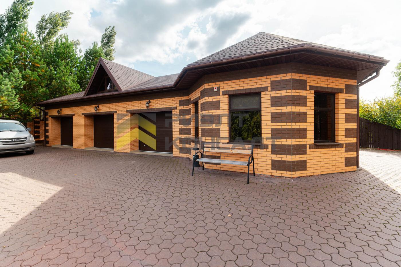 Коттедж, 429.90м², 55 соток, 3 этажа, 5 комн., стены: Кирпич миниатюра 39