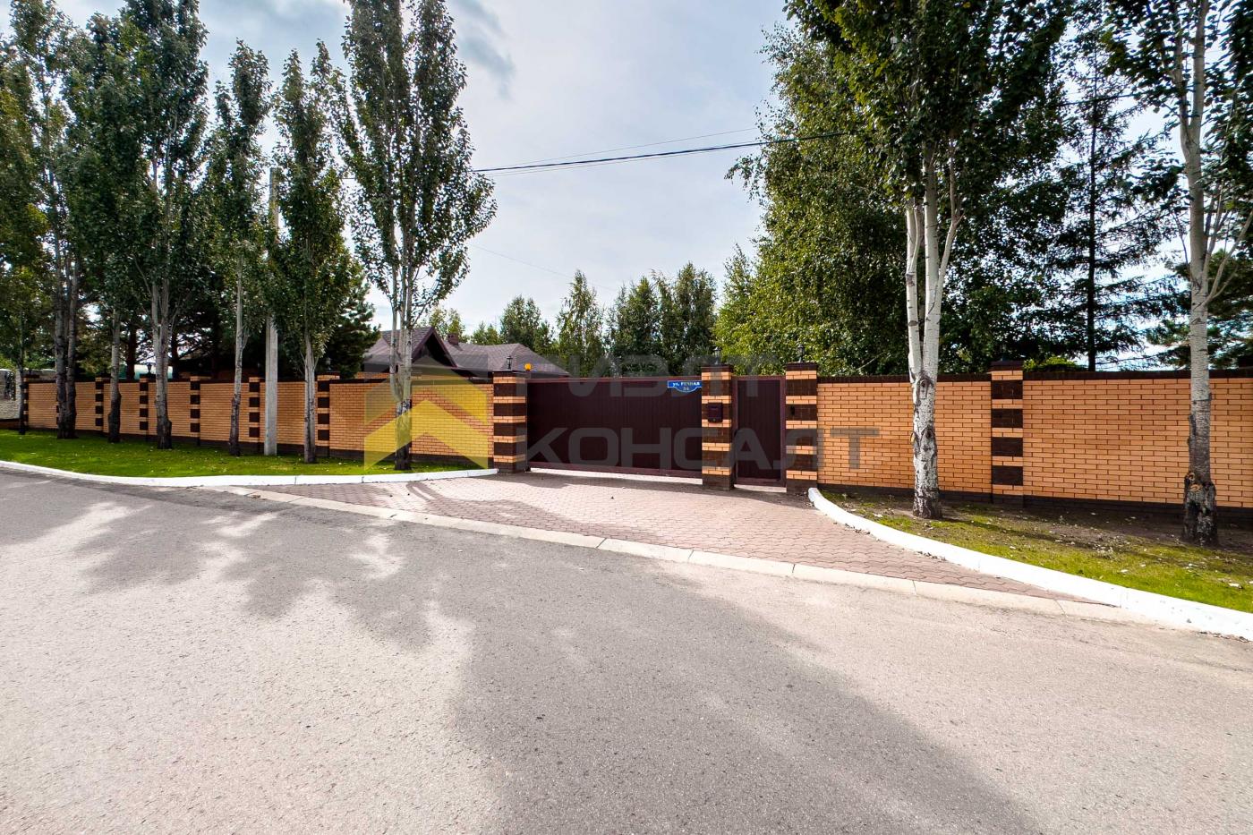Коттедж, 429.90м², 55 соток, 3 этажа, 5 комн., стены: Кирпич миниатюра 40