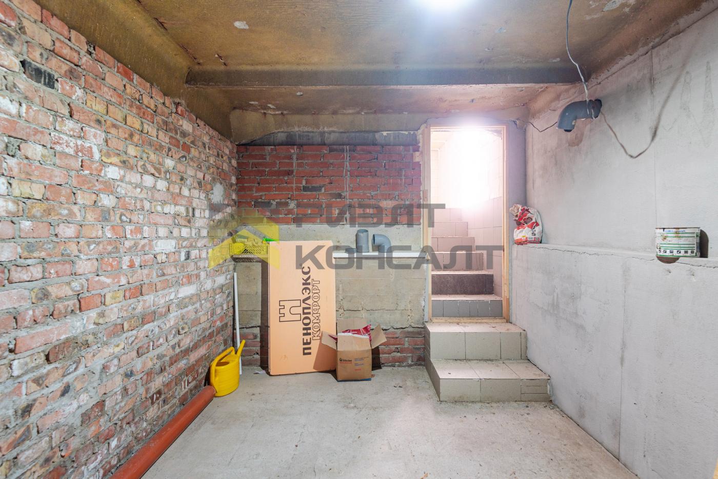 Коттедж, 110м², 12 соток, 2 этажа, 2 комн., стены: Кирпич миниатюра 30