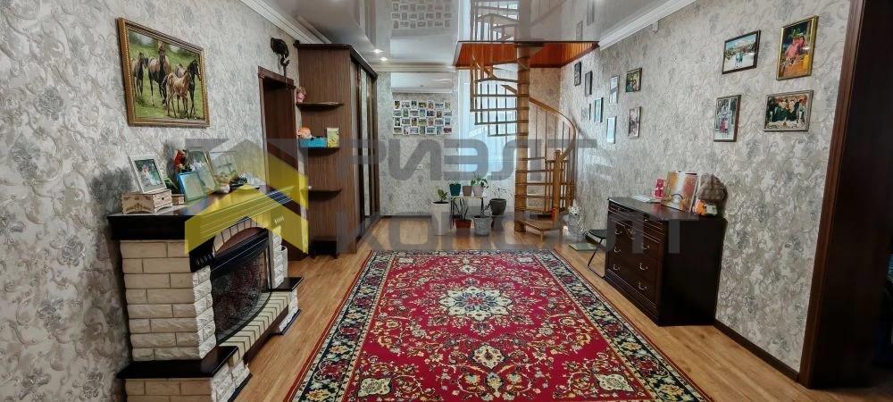 Дом, 159м², 10 соток, 2 этажа, 3 комн., стены: Кирпич миниатюра 20