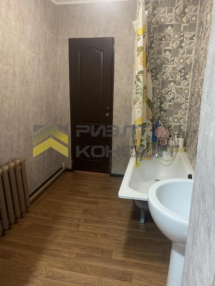 Дом, 230.50м², 5.20 соток, 2 этажа, 4 комн., стены: Кирпич миниатюра 19