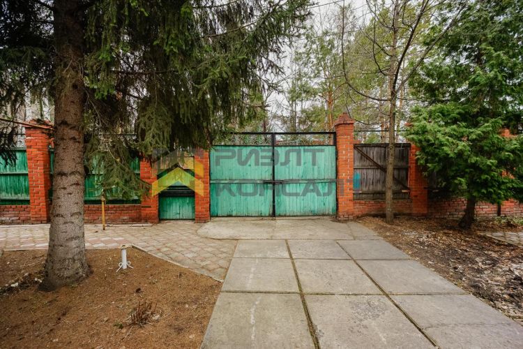 Дом, 226.20м², 12.53 соток, 2 этажа, 5 комн., стены: Кирпич миниатюра 12