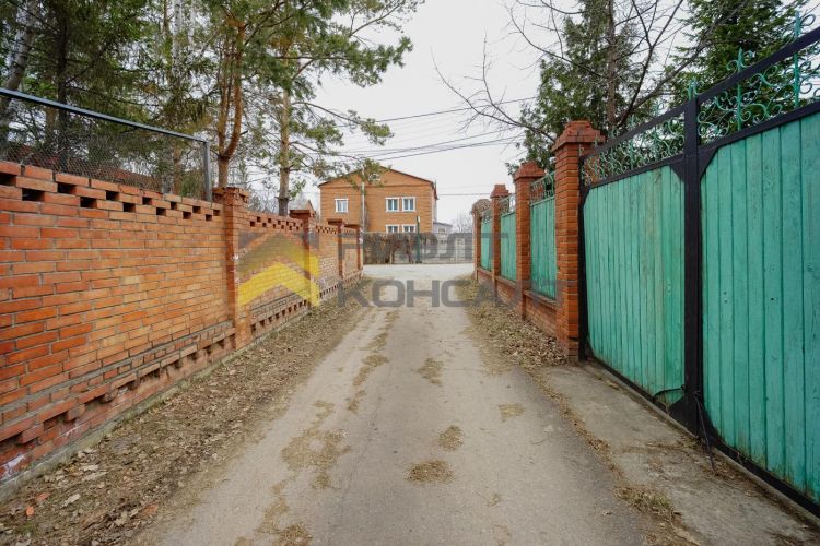 Дом, 226.20м², 12.53 соток, 2 этажа, 5 комн., стены: Кирпич миниатюра 41