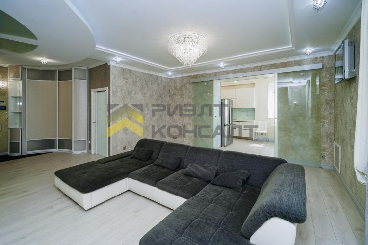 3-комн. квартира, Вторичка, 134м², 1/4 этаж