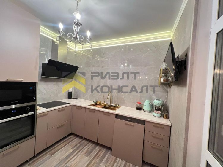 2-комн. квартира, Вторичка, 62м², 12/16 этаж