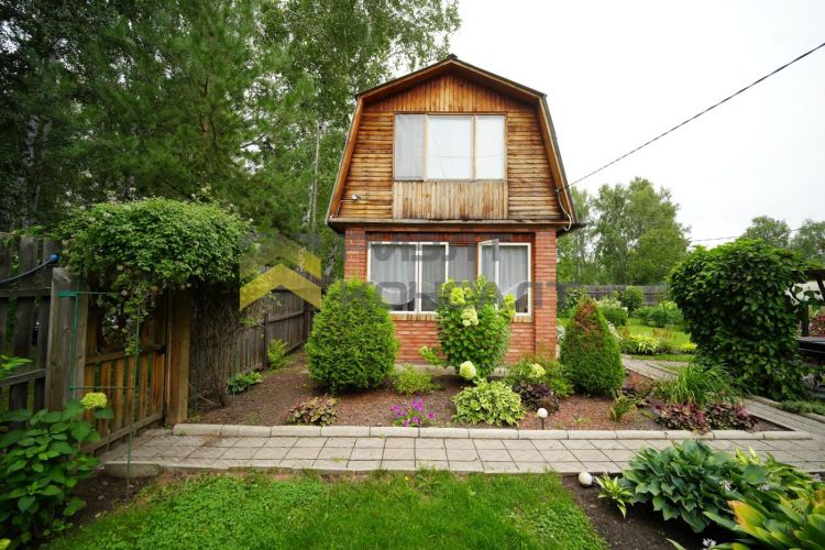 Дача, 45м², 9 соток, 2 этажа, 2 комн., стены: Кирпич