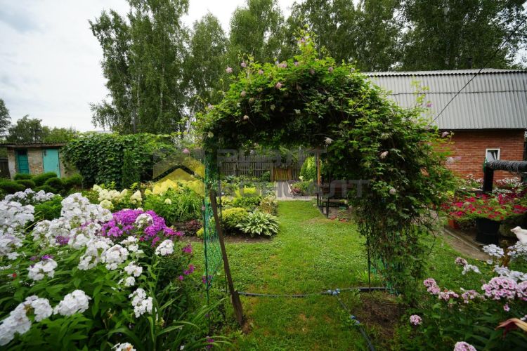 Дача, 45м², 9 соток, 2 этажа, 2 комн., стены: Кирпич миниатюра 13