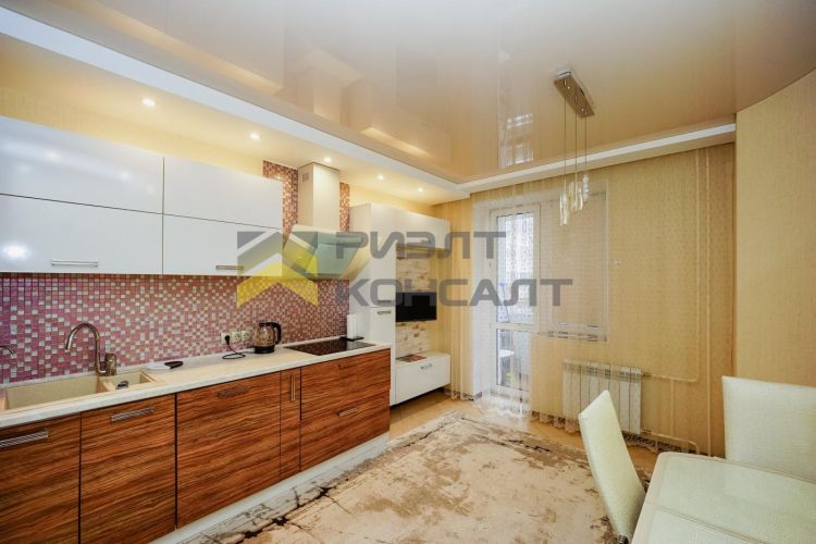 2-комн. квартира, Вторичка, 63м², 1/9 этаж