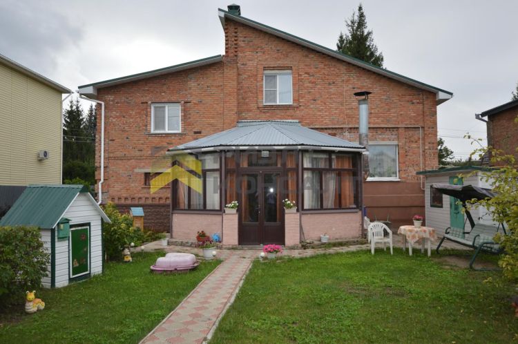 Дом, 170м², 8 соток, 2 этажа, 3 комн., стены: Кирпич