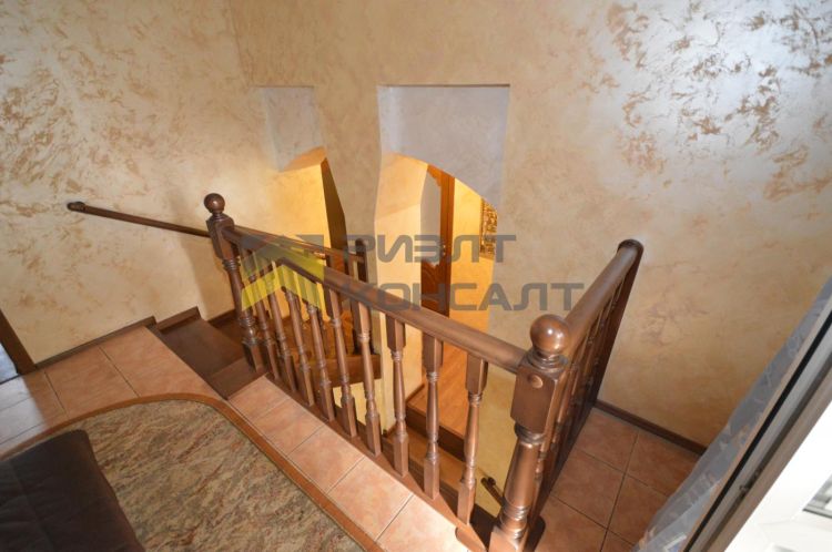 Дом, 170м², 8 соток, 2 этажа, 3 комн., стены: Кирпич миниатюра 16