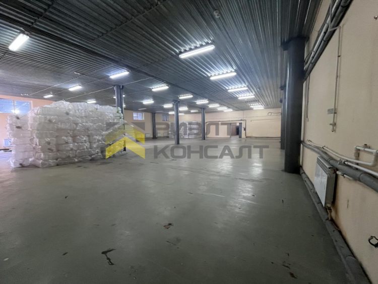 Производственное Помещение, 818м², 1/2 этаж
