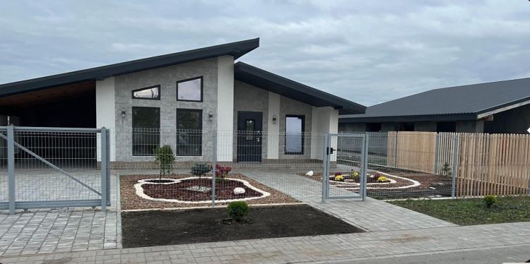 Дом, 140м², 6 соток, 1 этаж, 3 комн., стены: Газоблоки