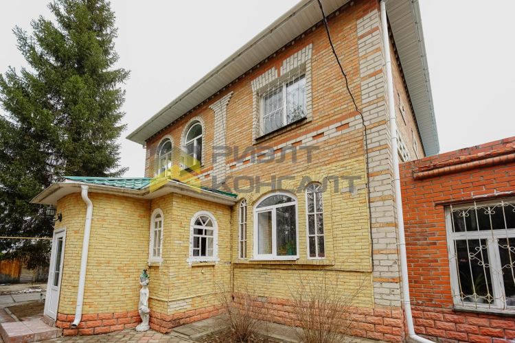 Дом, 227м², 12.53 соток, 2 этажа, 5 комн., стены: Кирпич миниатюра 40