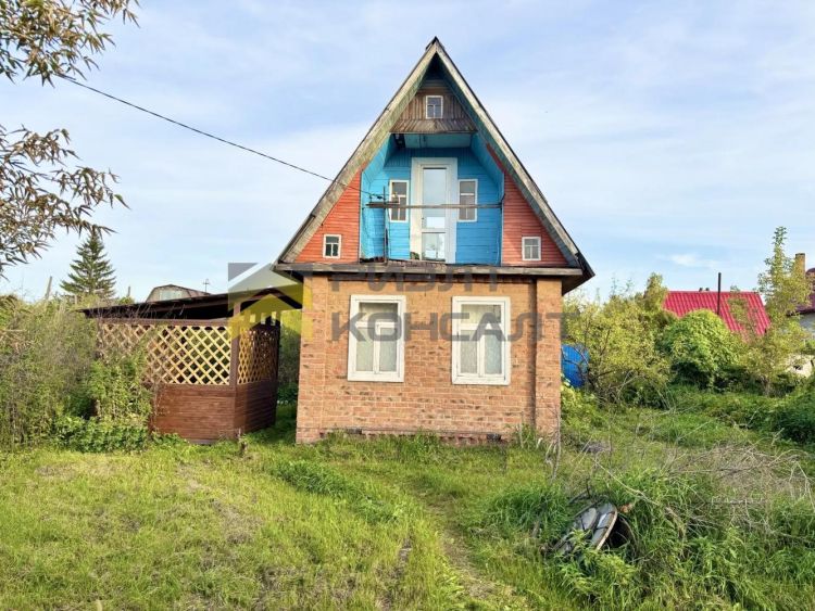 Дача, 30м², 6.61 соток, 2 этажа, 3 комн., стены: Кирпич
