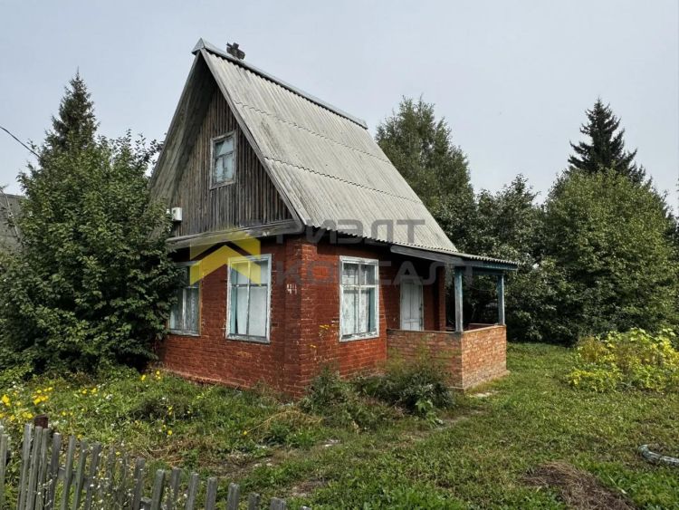 Дача, 34.40м², 4.20 соток, 2 этажа, 2 комн., стены: Кирпич