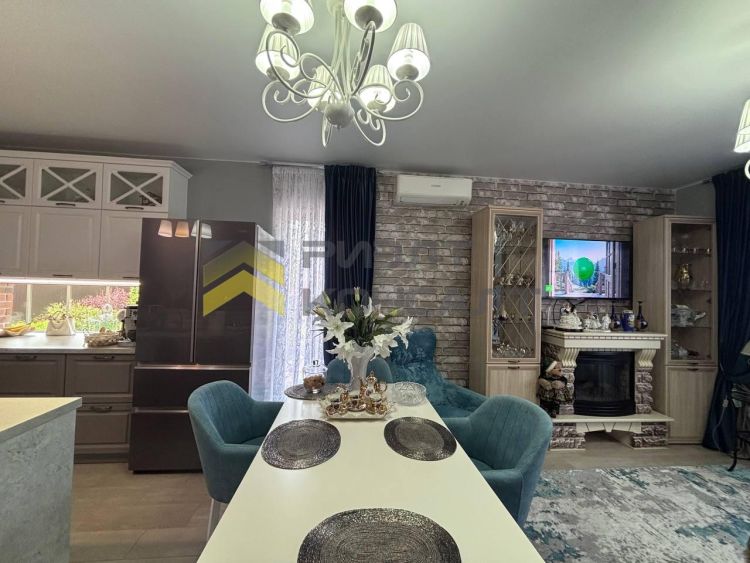 Коттедж, 135м², 10 соток, 2 этажа, 5 комн., стены: Кирпич миниатюра 3
