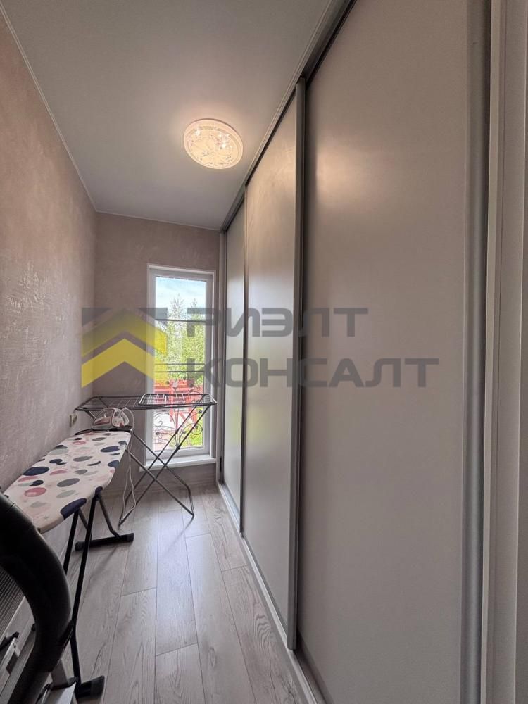 Коттедж, 135м², 10 соток, 2 этажа, 5 комн., стены: Кирпич миниатюра 42