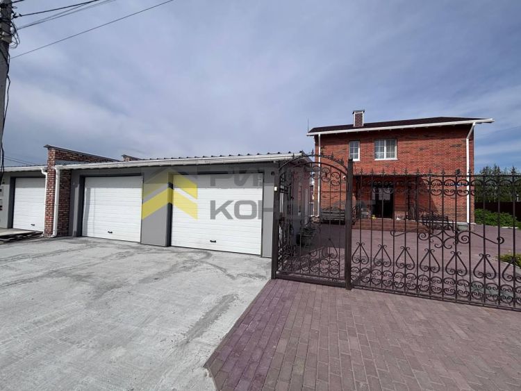 Коттедж, 135м², 10 соток, 2 этажа, 5 комн., стены: Кирпич миниатюра 60