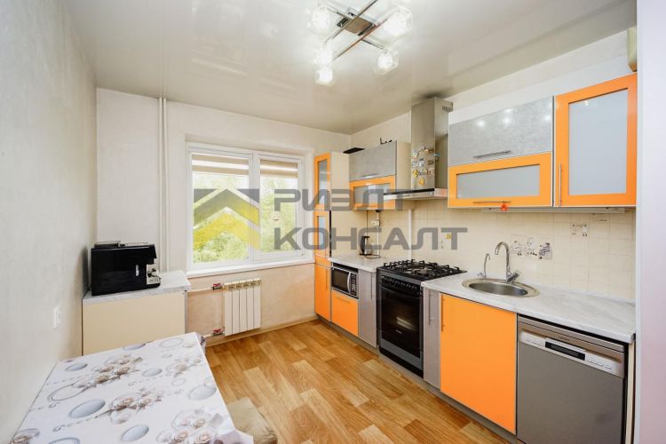 3-комн. квартира, Вторичка, 63м², 4/9 этаж