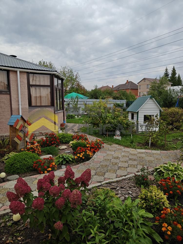 Дом, 209м², 8 соток, 2 этажа, 3 комн., стены: Кирпич миниатюра 32