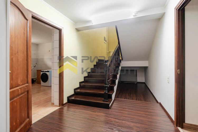 Дом, 289.30м², 10.90 соток, 2 этажа, 5 комн., стены: Кирпич миниатюра 9