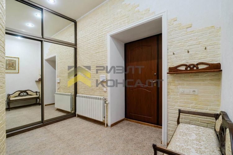 Дом, 289.30м², 10.90 соток, 2 этажа, 5 комн., стены: Кирпич миниатюра 20